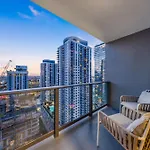2-Br Downtown Miami Escape With City Views