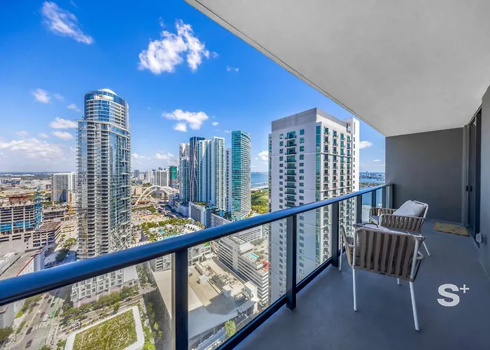 2-Br Downtown Miami Escape With City Views